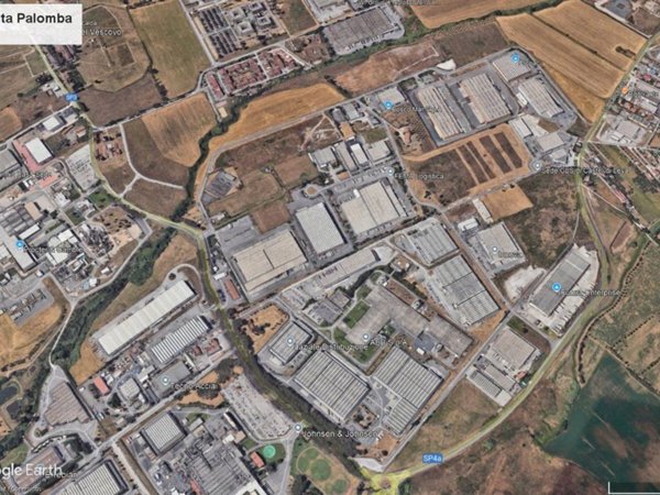 locale commerciale in vendita ad Albano Laziale in zona Cecchina