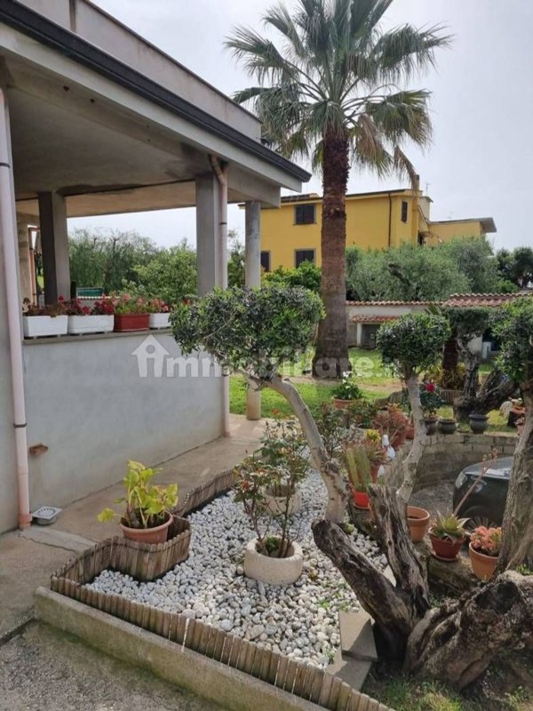 casa indipendente in vendita ad Albano Laziale in zona Cecchina