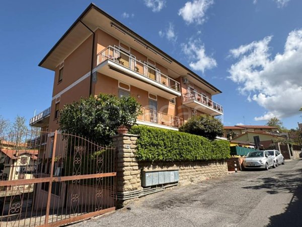 appartamento in vendita ad Albano Laziale in zona Pavona