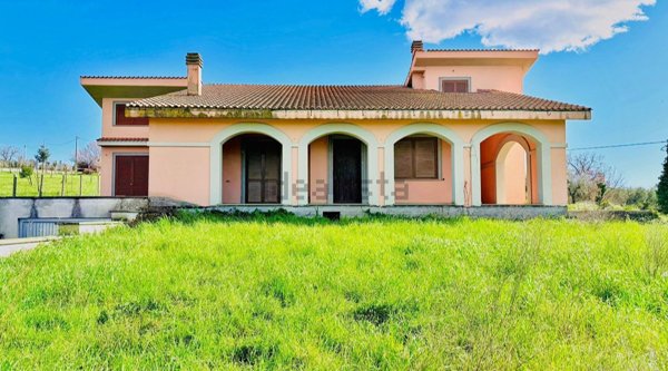 casa indipendente in vendita ad Albano Laziale