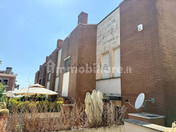 appartamento in vendita ad Albano Laziale in zona Pavona