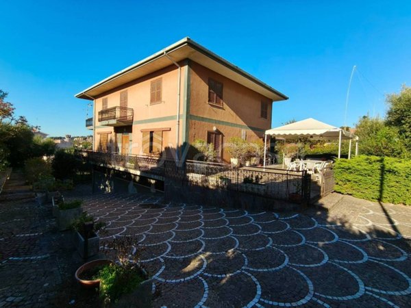 casa indipendente in vendita ad Albano Laziale