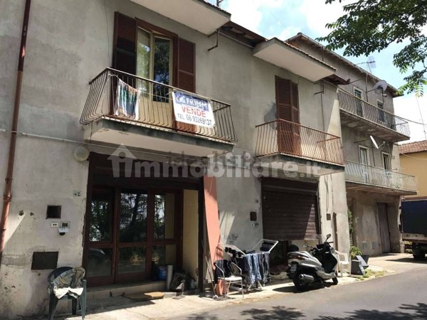 appartamento in vendita ad Albano Laziale in zona Pavona