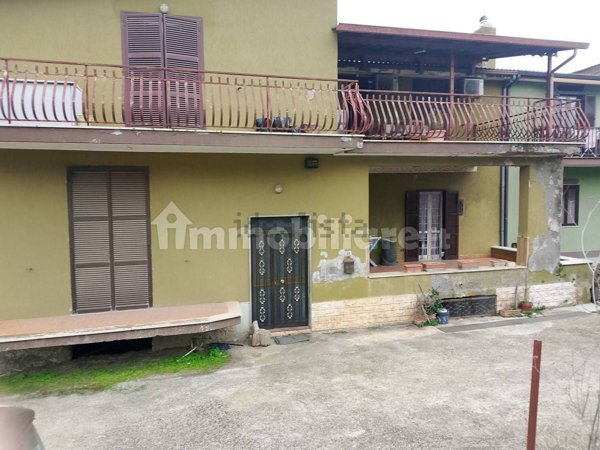 appartamento in vendita ad Albano Laziale in zona Cecchina