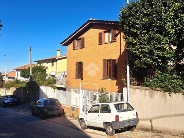 appartamento in vendita ad Albano Laziale