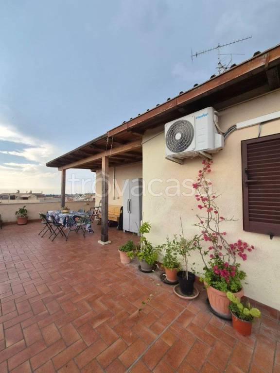 appartamento in vendita ad Albano Laziale in zona Cecchina