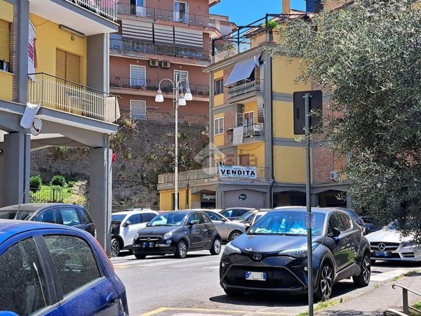 appartamento in vendita ad Albano Laziale in zona Pavona