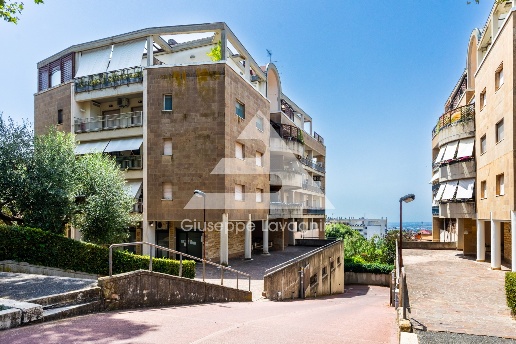appartamento in vendita ad Albano Laziale in zona Pavona