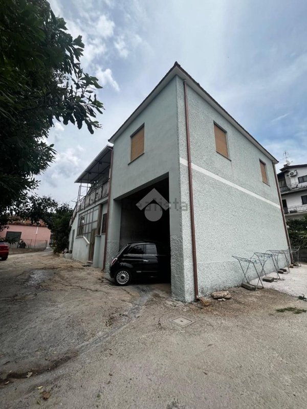 appartamento in vendita ad Albano Laziale in zona Cecchina