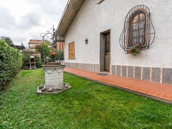 casa indipendente in vendita ad Albano Laziale in zona Cecchina