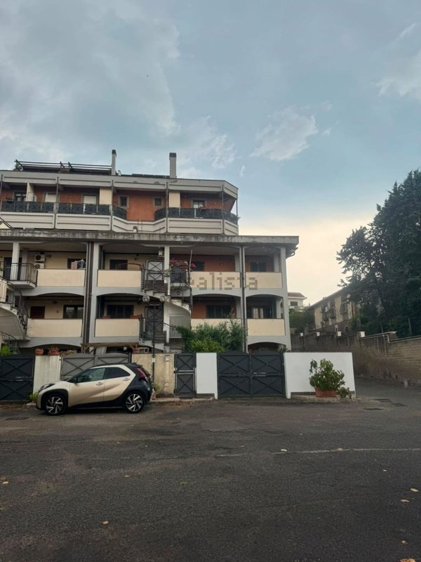 appartamento in vendita ad Albano Laziale