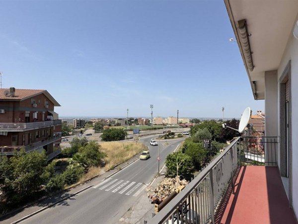 appartamento in vendita ad Albano Laziale in zona Cecchina