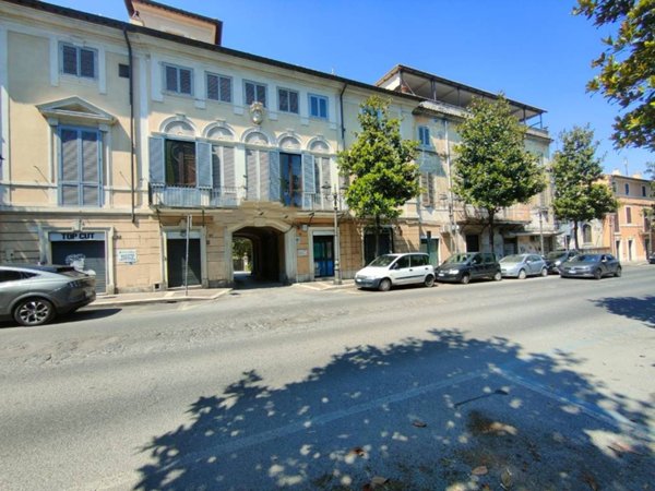 appartamento in vendita ad Albano Laziale in zona Pavona
