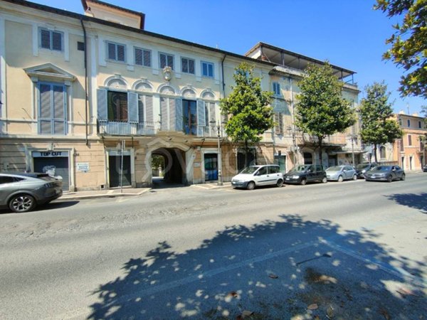 appartamento in vendita ad Albano Laziale in zona Pavona
