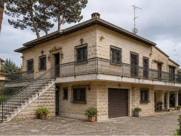 casa indipendente in vendita ad Albano Laziale