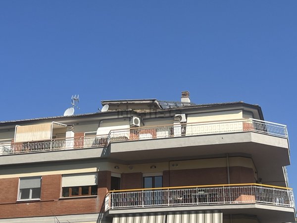 appartamento in vendita ad Albano Laziale in zona Pavona