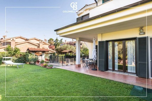 casa indipendente in vendita ad Albano Laziale in zona Cecchina