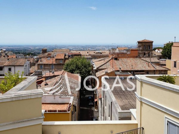 appartamento in vendita ad Albano Laziale