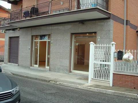 negozio in vendita ad Albano Laziale in zona Marfoli