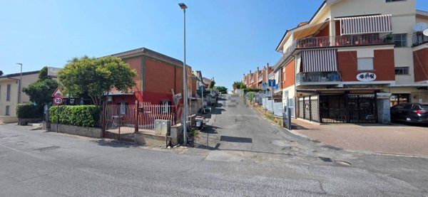 appartamento in vendita ad Albano Laziale in zona Cecchina