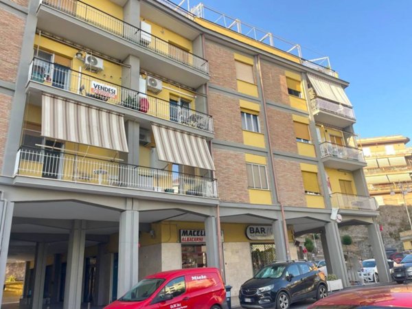 appartamento in vendita ad Albano Laziale in zona Pavona
