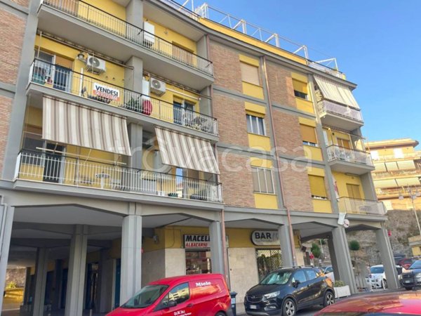 appartamento in vendita ad Albano Laziale in zona Pavona