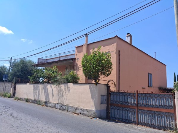 casa indipendente in vendita ad Albano Laziale in zona Marfoli