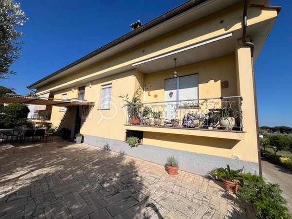 appartamento in vendita ad Albano Laziale in zona Cecchina