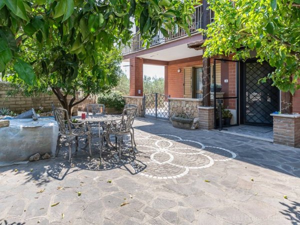 appartamento in vendita ad Albano Laziale in zona Cecchina