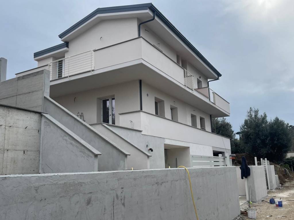 casa indipendente in vendita ad Albano Laziale