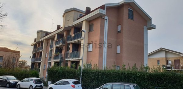 appartamento in vendita ad Albano Laziale in zona Pavona