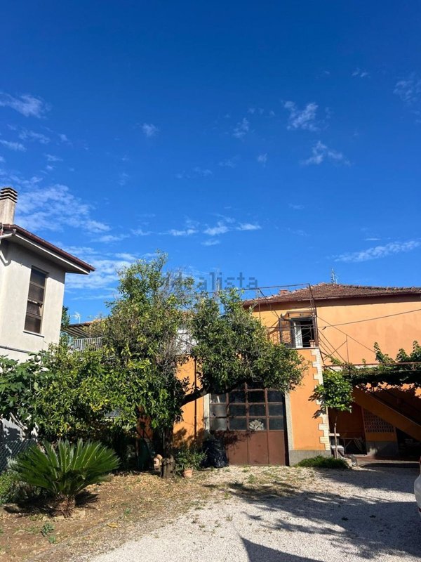 appartamento in vendita ad Albano Laziale in zona Cecchina