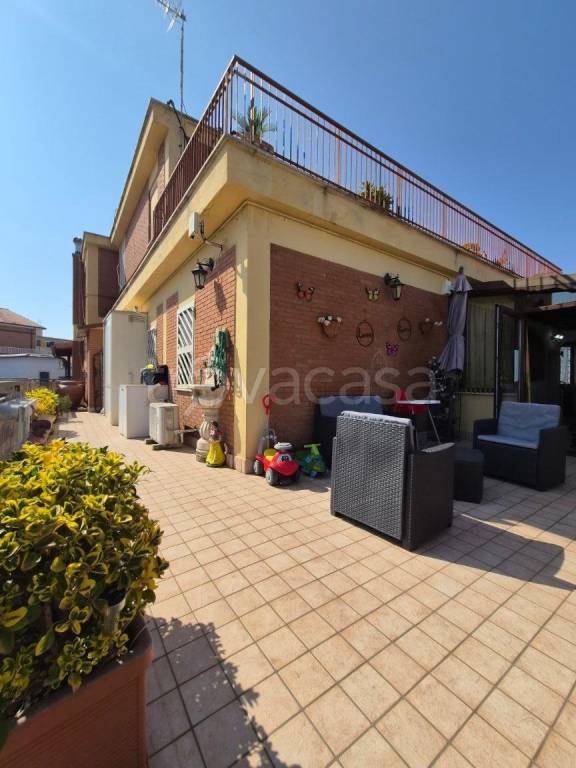 appartamento in vendita ad Albano Laziale in zona Cecchina
