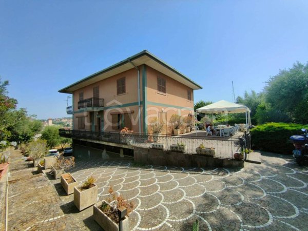 casa indipendente in vendita ad Albano Laziale