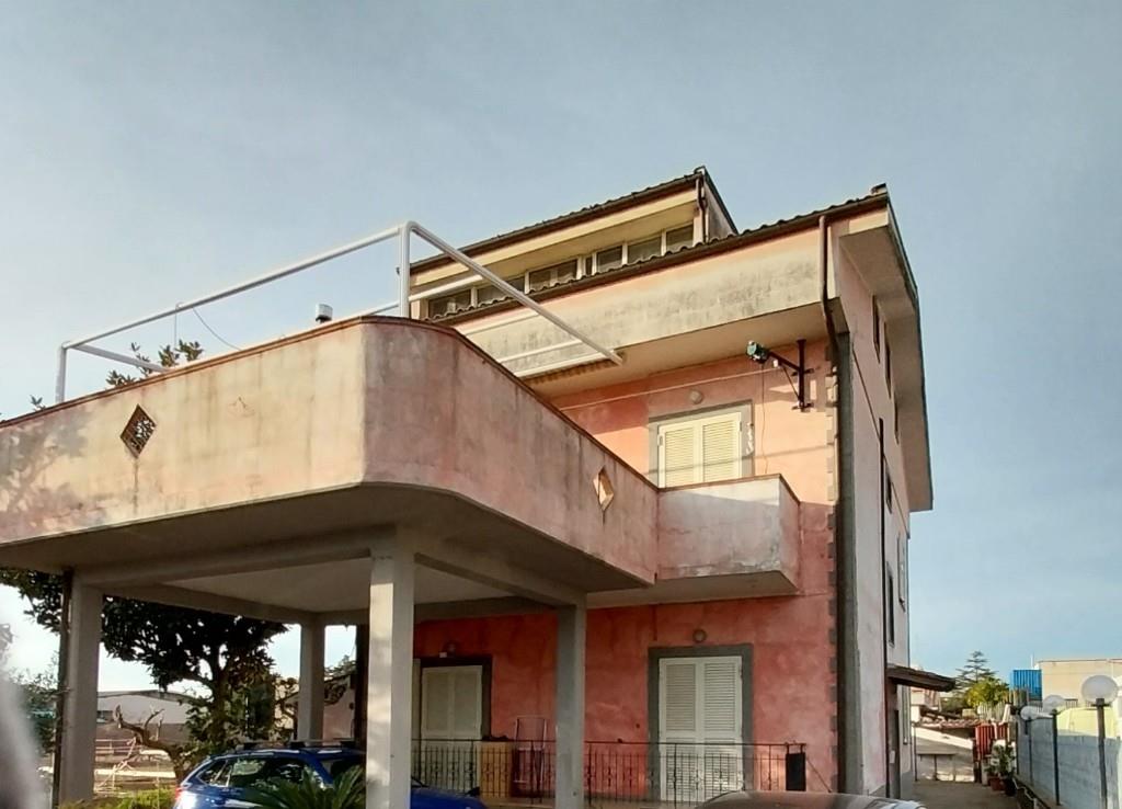 appartamento in vendita ad Albano Laziale in zona Marfoli
