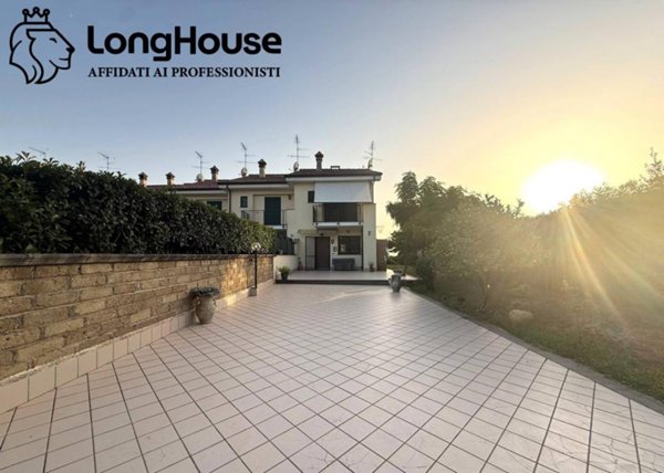casa indipendente in vendita ad Albano Laziale
