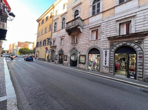 negozio in vendita ad Albano Laziale