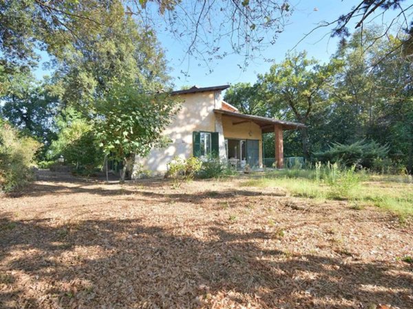 casa indipendente in vendita ad Albano Laziale in zona Pavona