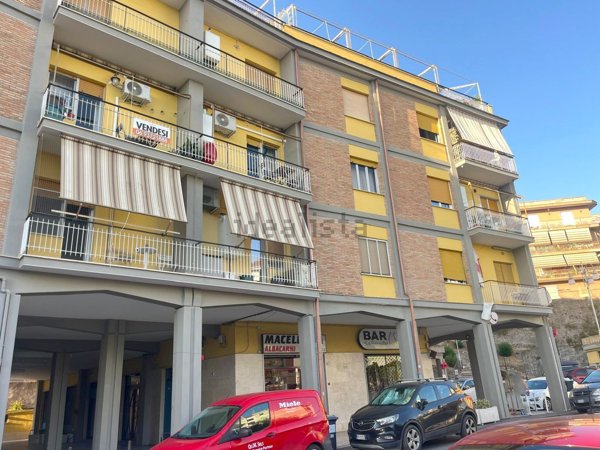 appartamento in vendita ad Albano Laziale in zona Pavona