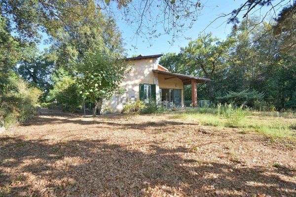 casa indipendente in vendita ad Albano Laziale in zona Pavona
