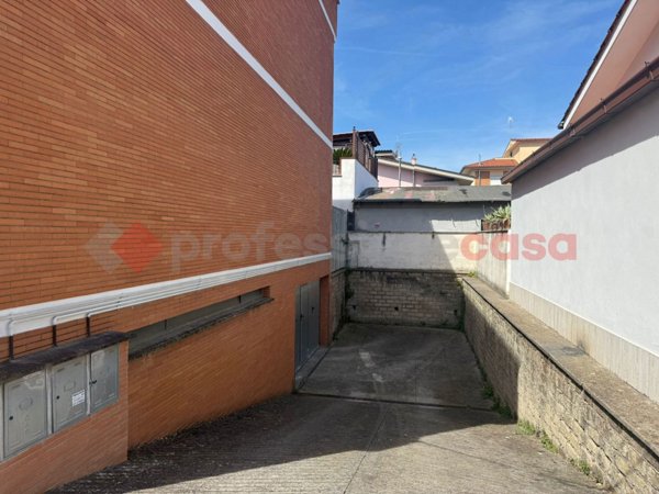 ufficio in vendita ad Albano Laziale in zona Marfoli