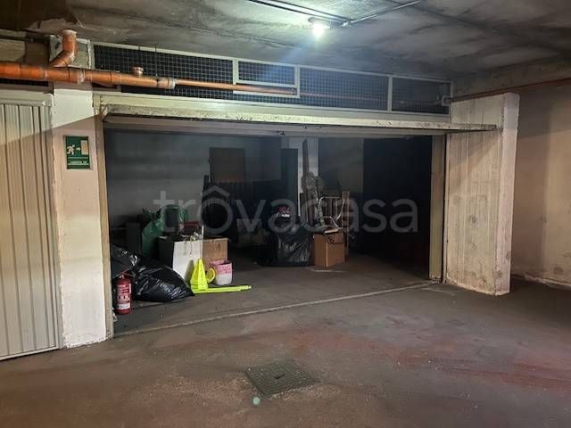box auto in vendita ad Albano Laziale in zona Cecchina