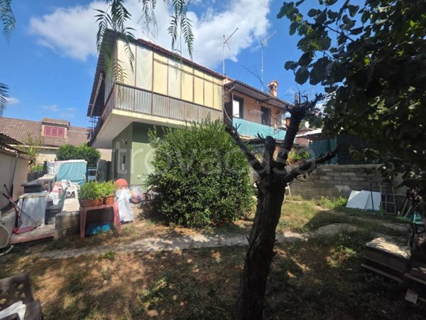 appartamento in vendita ad Albano Laziale in zona Pavona