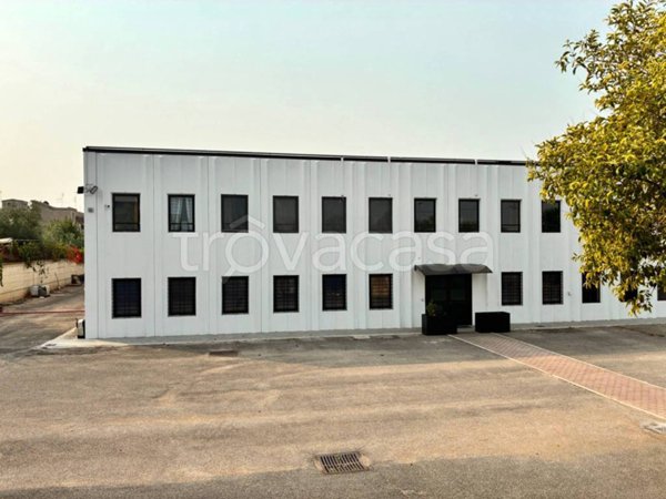 locale commerciale in vendita ad Albano Laziale in zona Marfoli