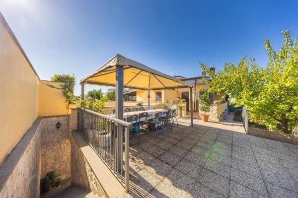 casa indipendente in vendita ad Albano Laziale in zona Marfoli