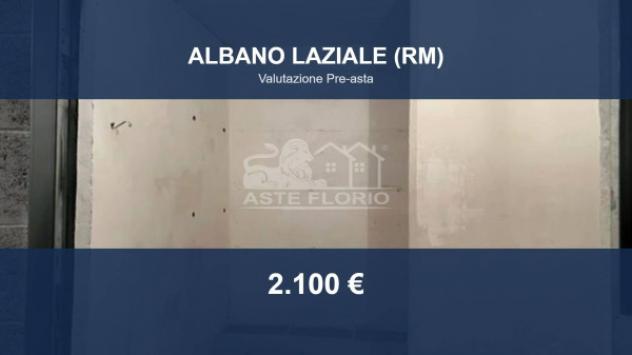 locale commerciale in vendita ad Albano Laziale
