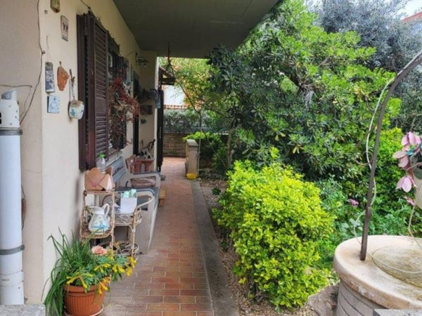casa indipendente in vendita ad Albano Laziale in zona Cecchina