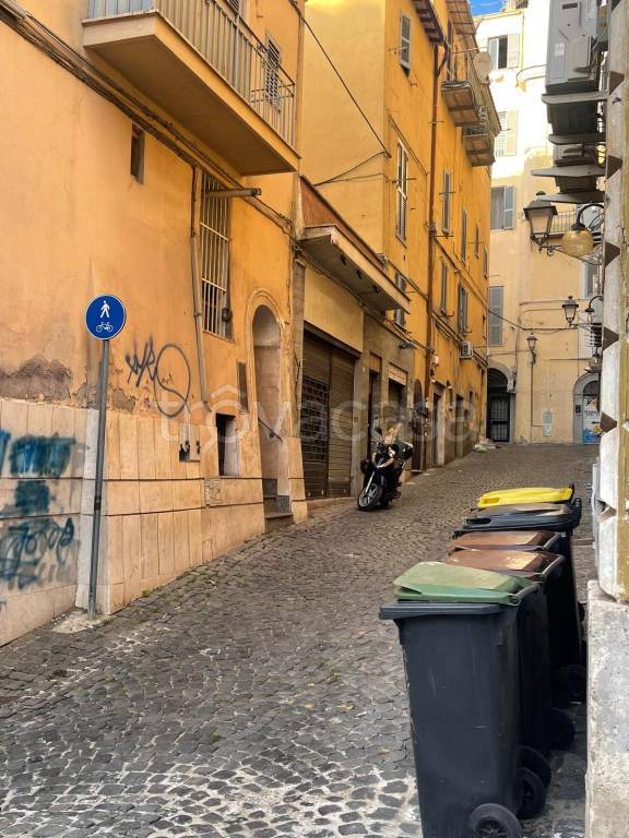 appartamento in vendita ad Albano Laziale in zona Pavona
