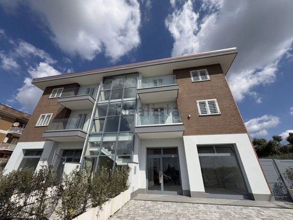 appartamento in vendita ad Albano Laziale in zona Cecchina