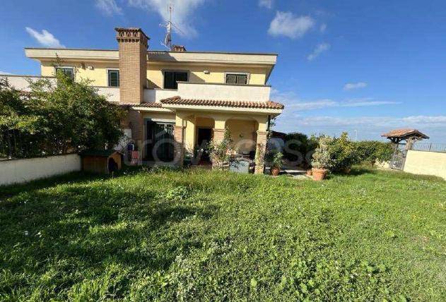 casa indipendente in vendita ad Albano Laziale